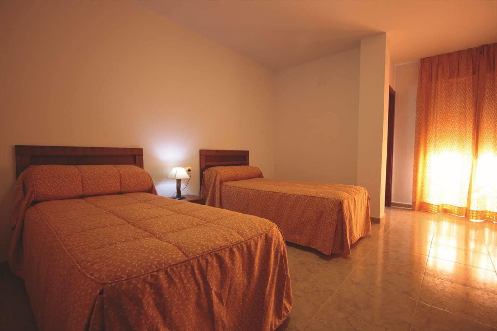 Hotel Balneario Fuentes Del Trampal Carmonita Екстериор снимка